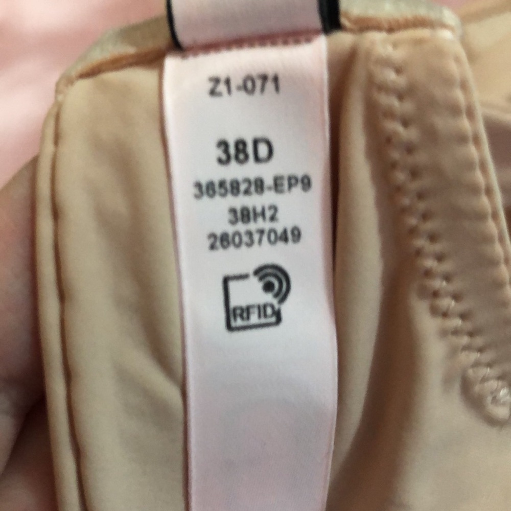 NWOT TEE SHIRT BRA BY VICTORIA’S SECRET - Picture 5 of 7